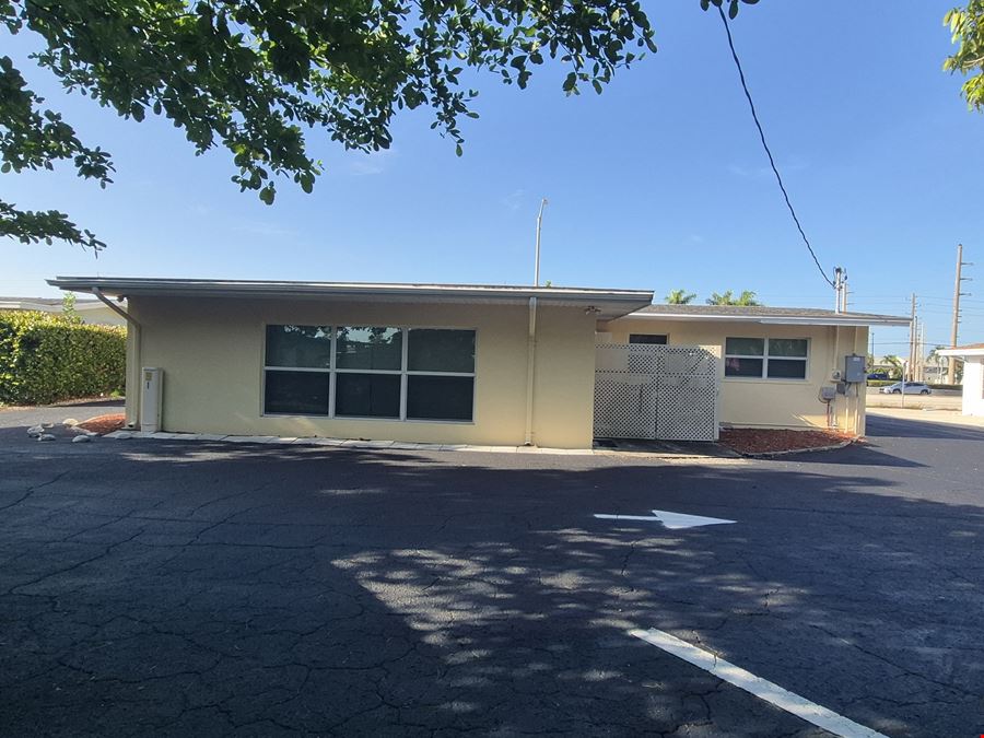 1625 Colonial Blvd., | 1,702± SF Office / Medical Building