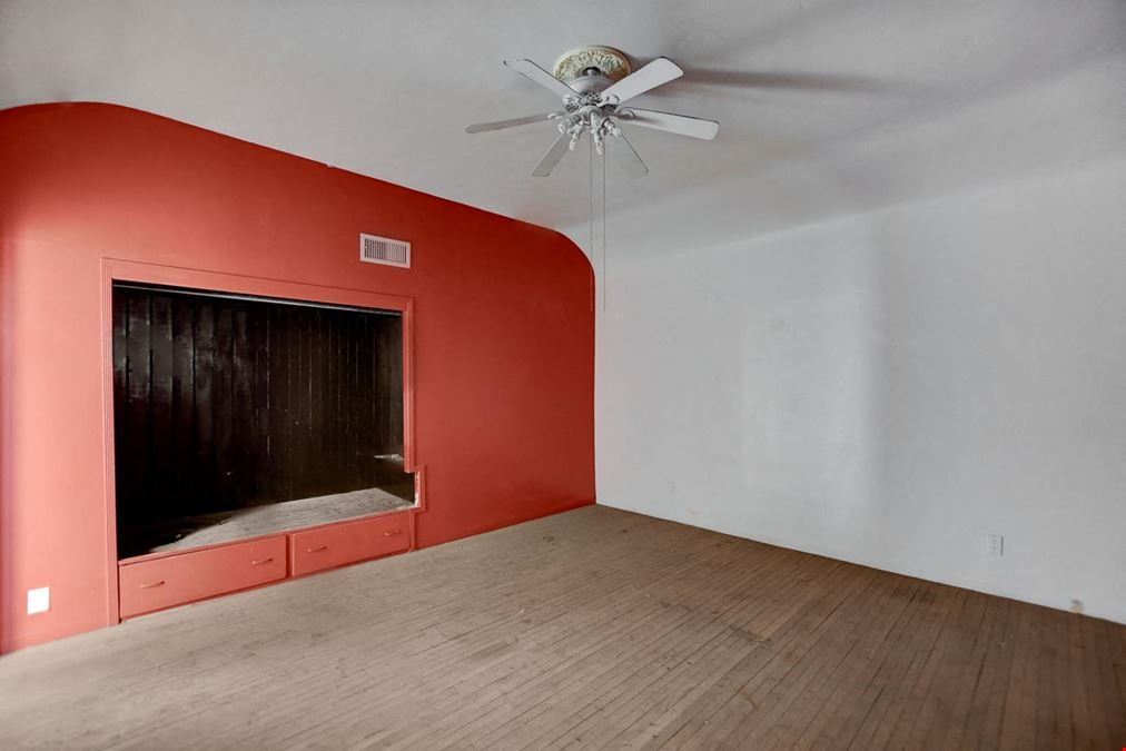 901 E Ogden Ave