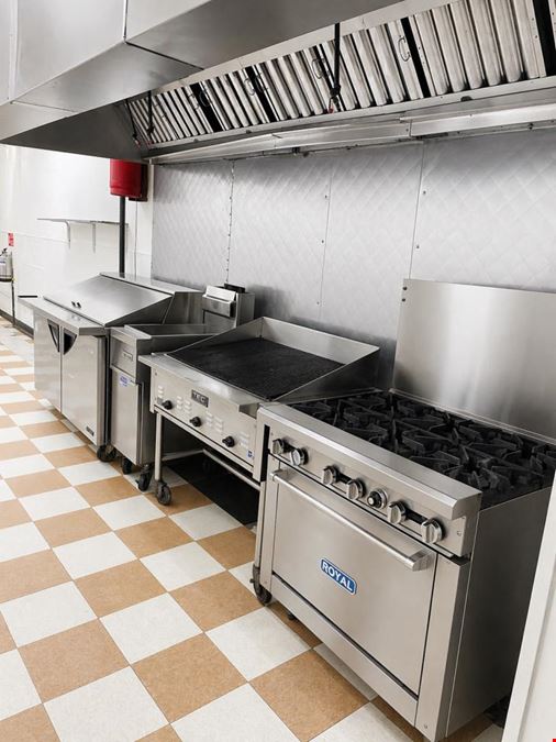 RESTERAUNT SPACE IN CHICAGO AVAILABLE!