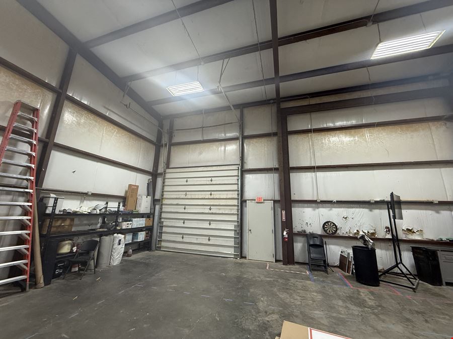 1907 E US Hwy 80