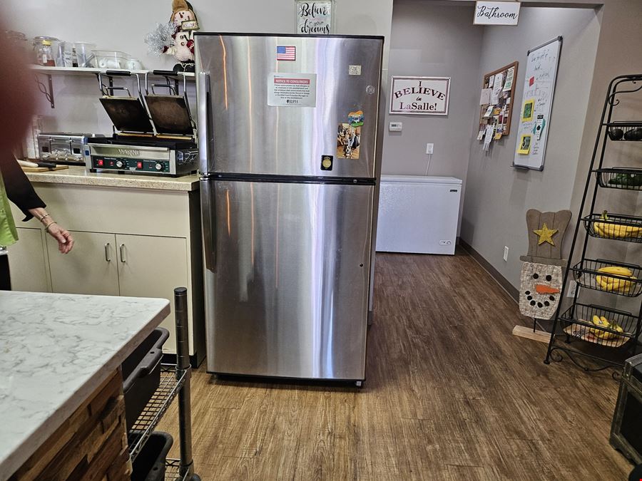 Rawfully Yours Juice Bar & Cafe