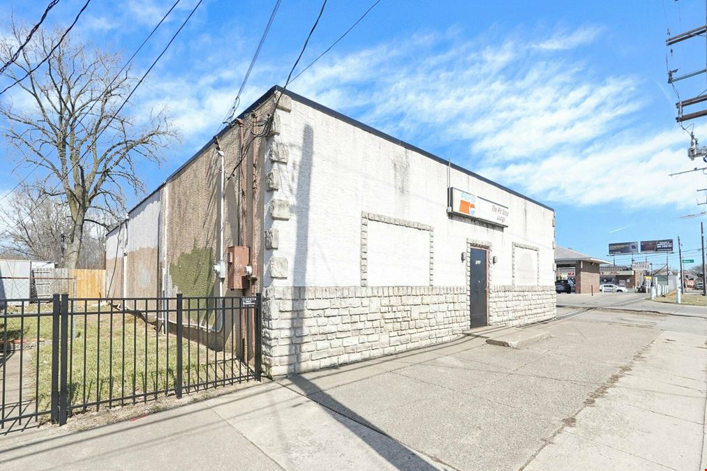 900 Oakland Park Ave