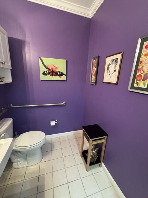 543 Keisler, Suite 203