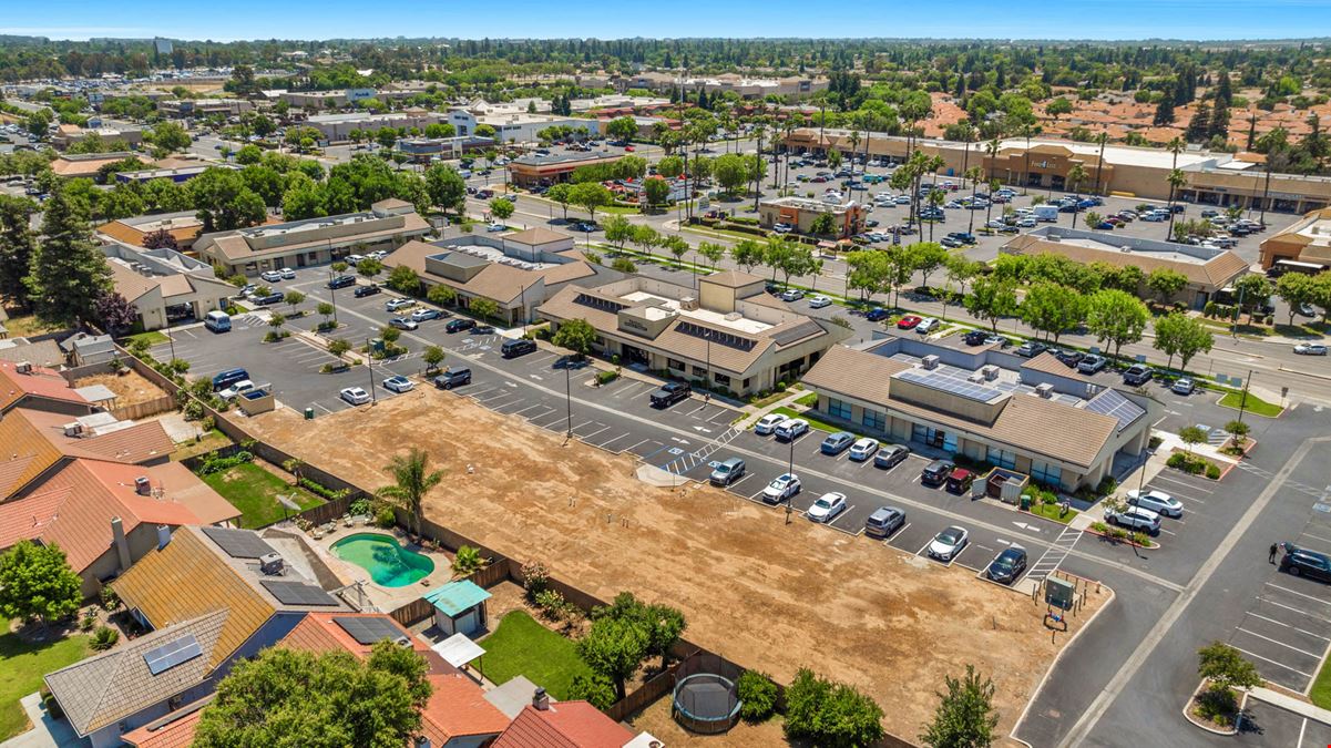 ±1,200 - 5,424 SF Prime Professional Office Space Located in Madera