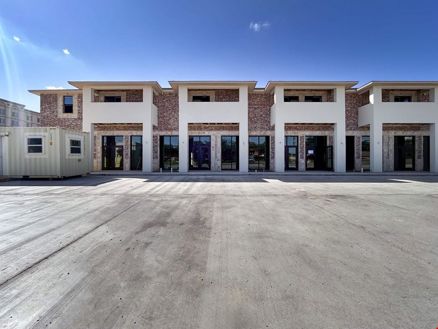 210 Calle del Norte