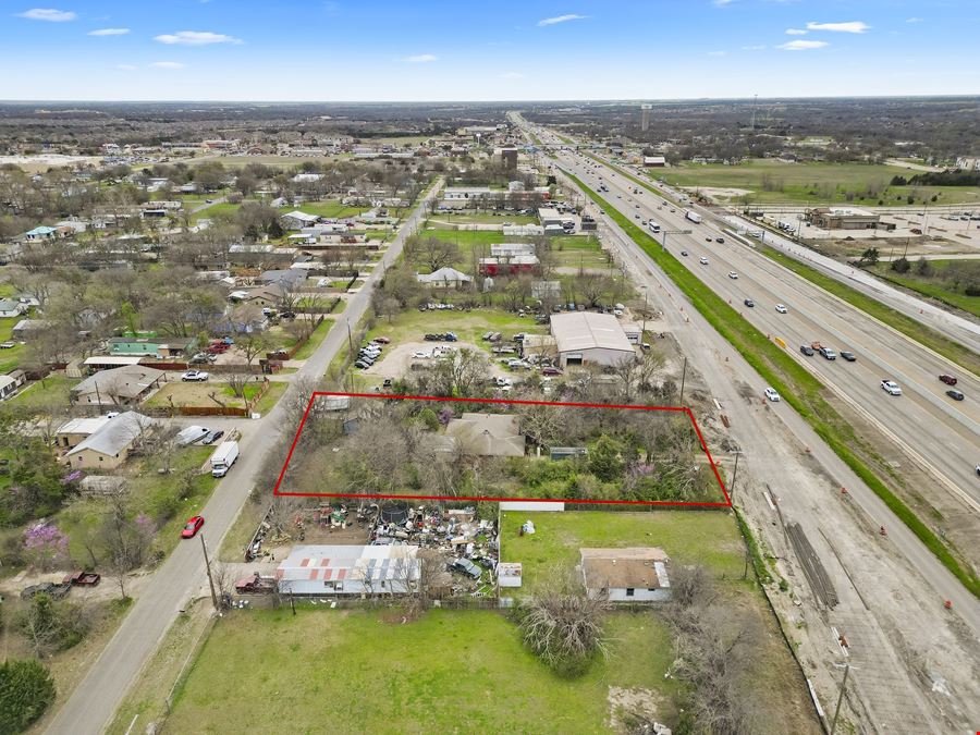 High-Traffic Mixed Use/Land Near I-35 – Owner Finance! Prime Development Opportunity!