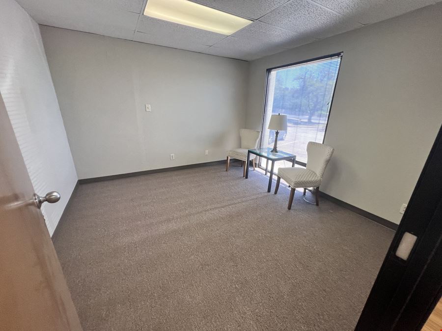 815 Trailwood Dr | Office