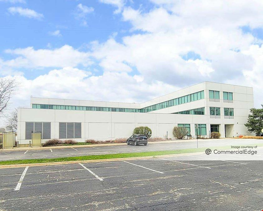 900 North Arlington Heights Road