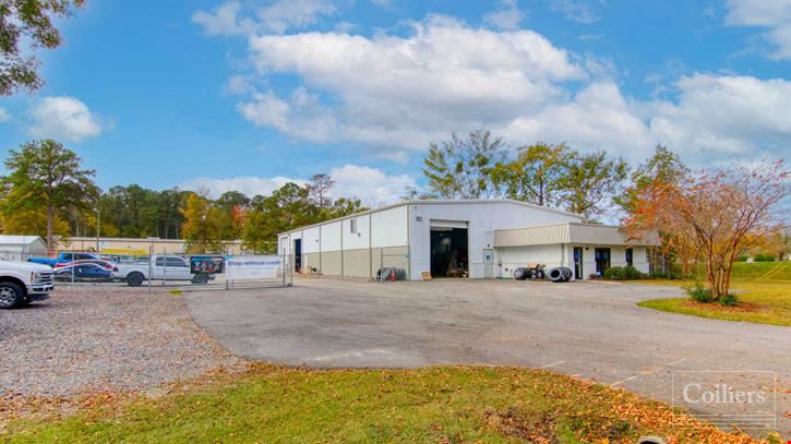 ±7,800-SF Industrial Building With Large Laydown Yard