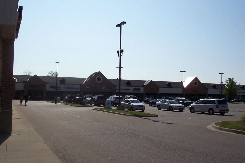 Macomb Centre Plaza