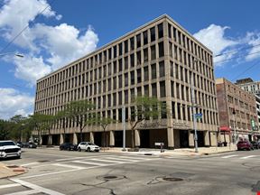 33 W 1st St