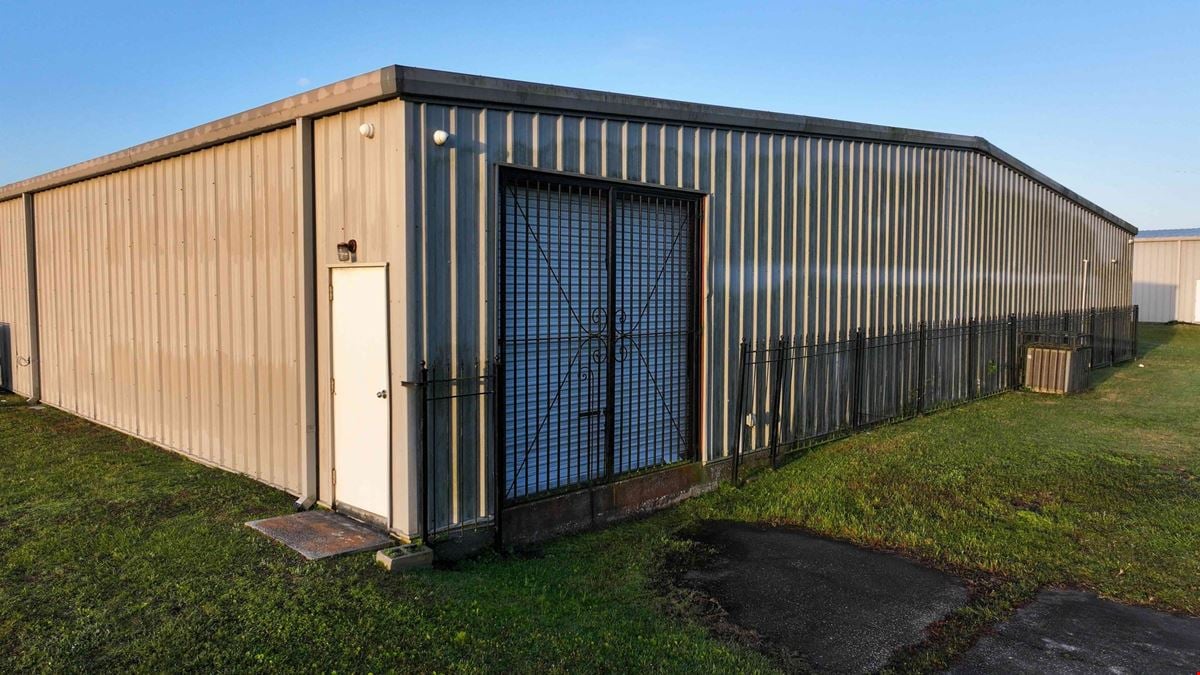 10,800 SF Retail-Warehouse on 3.12 Acres Zoned LCC - Lakeland