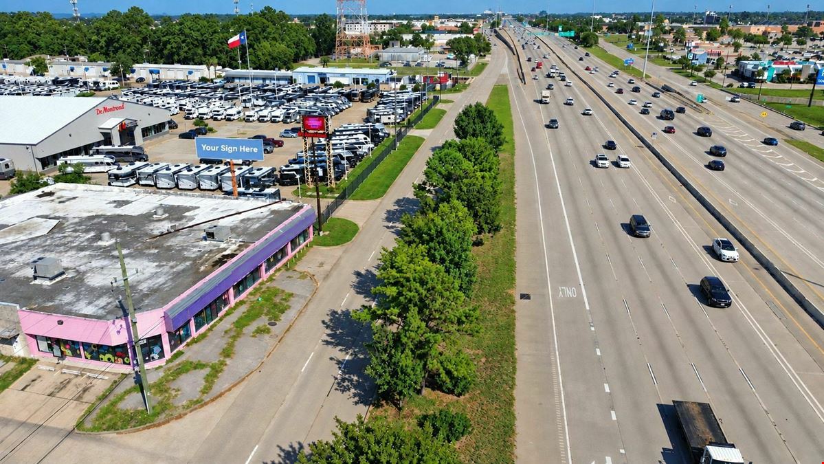19211 I-45 North Retail & Flex Center