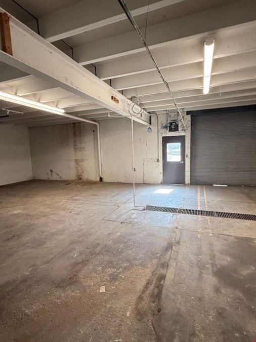 1040 W 4th St, Sale