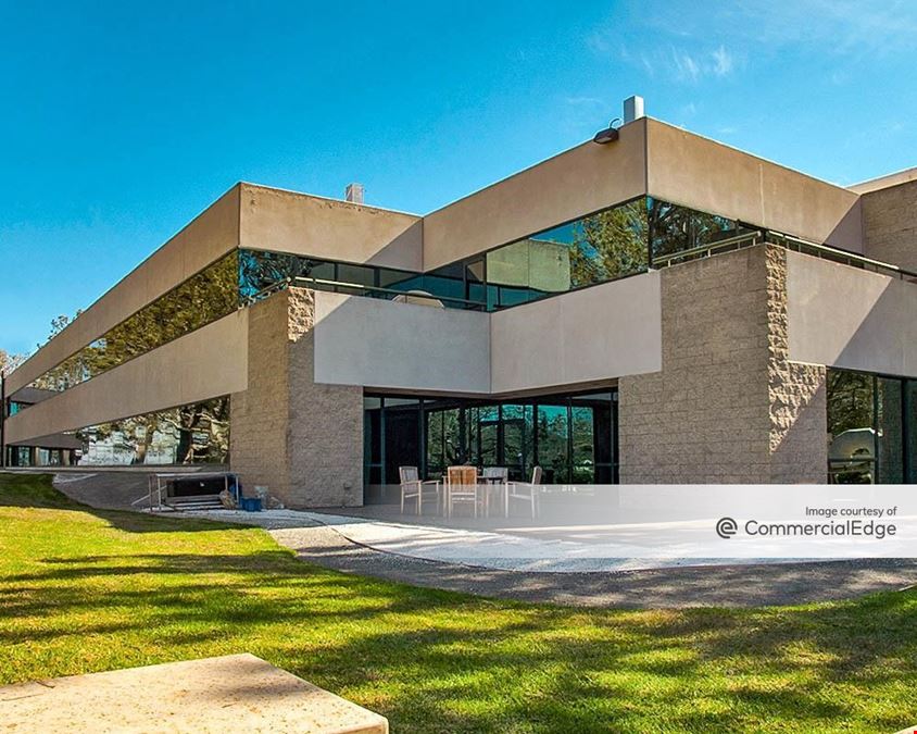 Torrey Pines Science Park - 11099 North Torrey Pines Road