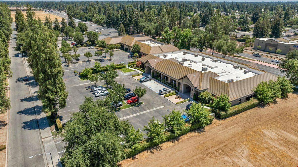 Prime Professional Office Space Located in NW Fresno