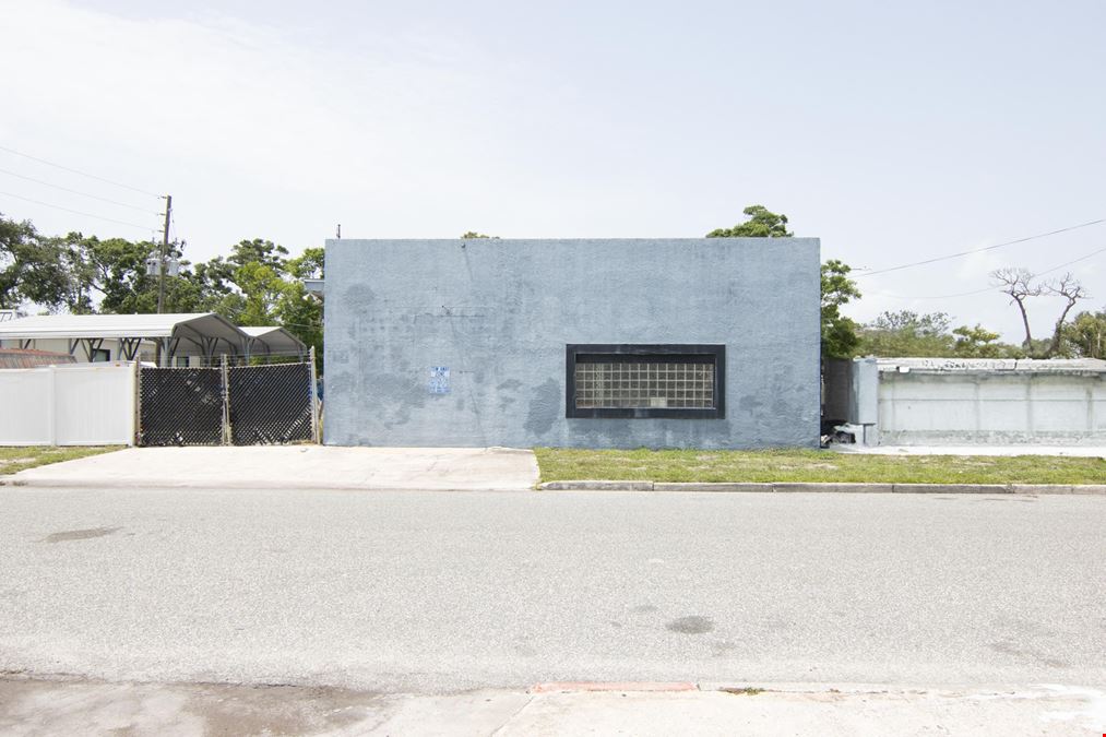 579 27th Street South