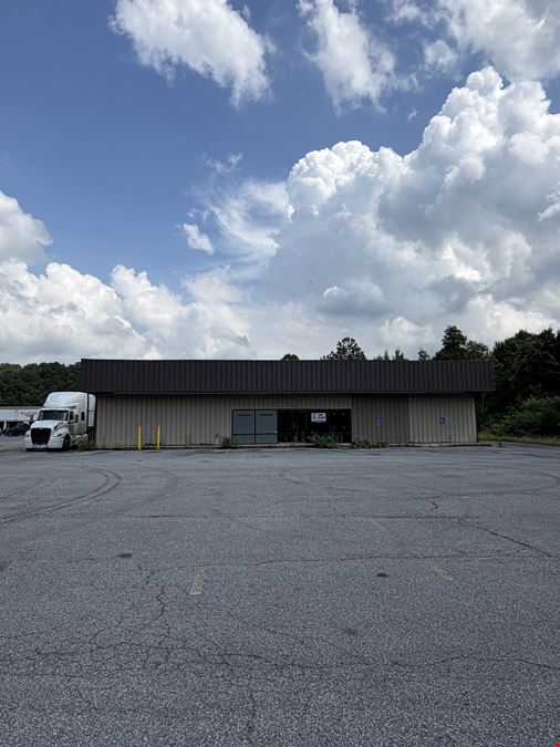Former Dollar General: For Lease or Redevelopment