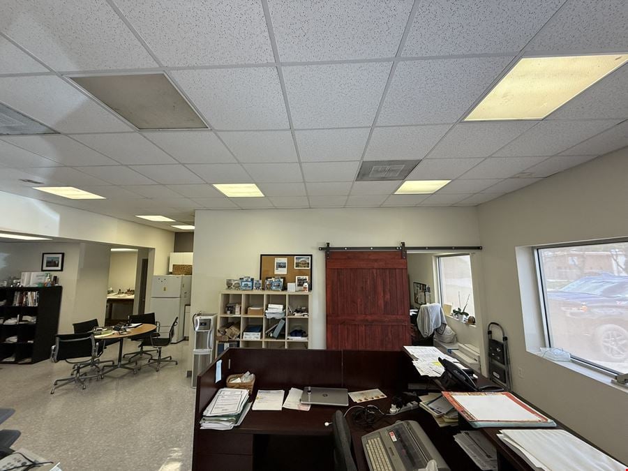 201 N 16th St, La Porte, TX 77571- 5,000 SF IND WAREHOUSE ON +/- 1 ACRE LOT