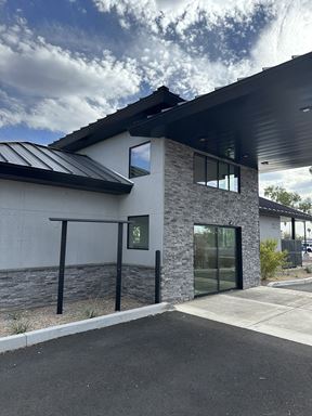 750 SF Dual Drive Thru
