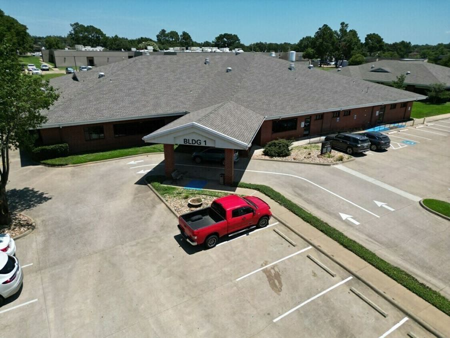 3413 GOLDEN RD