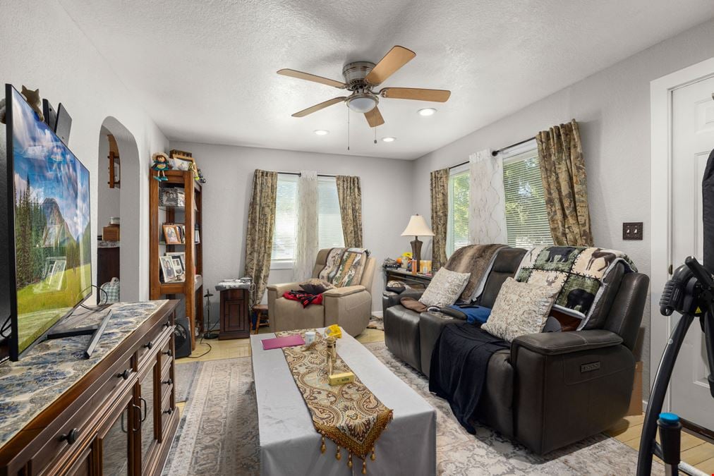 308 E Evergreen Dr