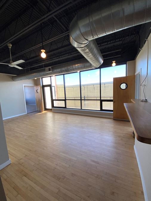 Turnkey Lincoln Park Office For Lease