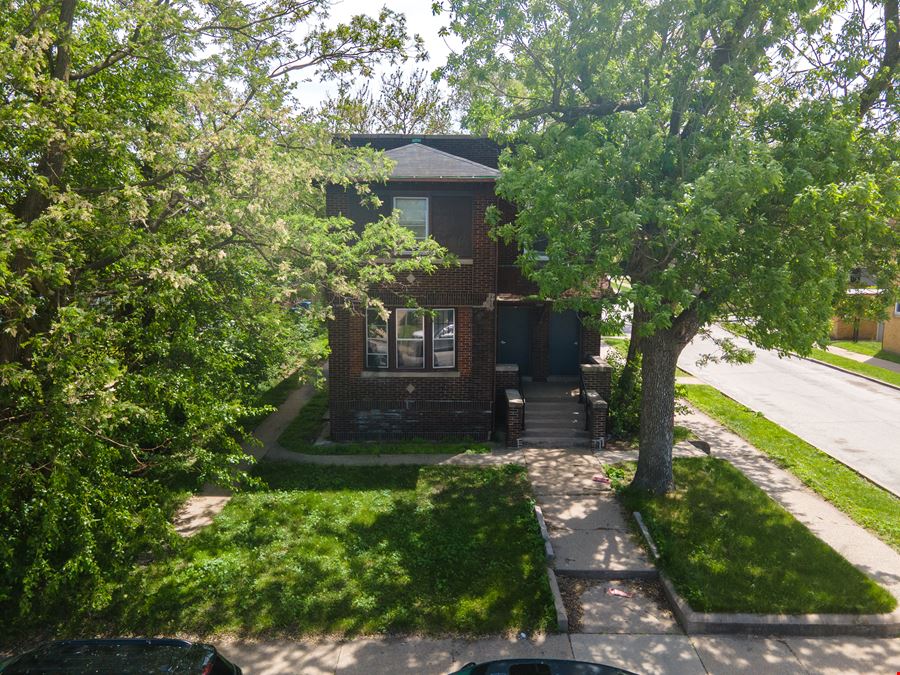 11 E 157th St., Calumet City, IL 60409