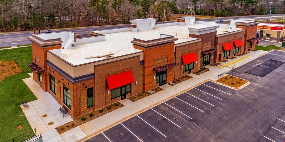 Retail building Hwy 160