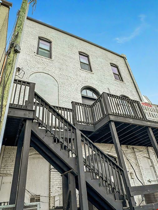 37 E Main Street NE