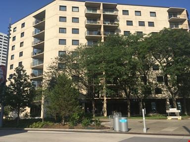 Retail property in Minneapolis, MN