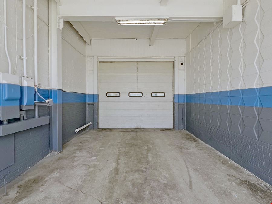 27,722± SF Mixed-Use Building