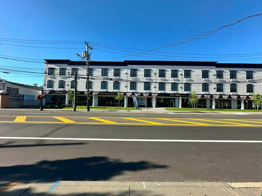 The Lofts at Maple & Main Retail