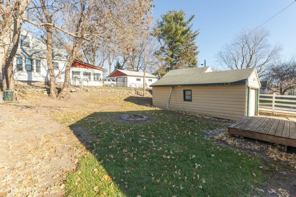 Cozy 2 Bedroom Home - 725 7th St NW 