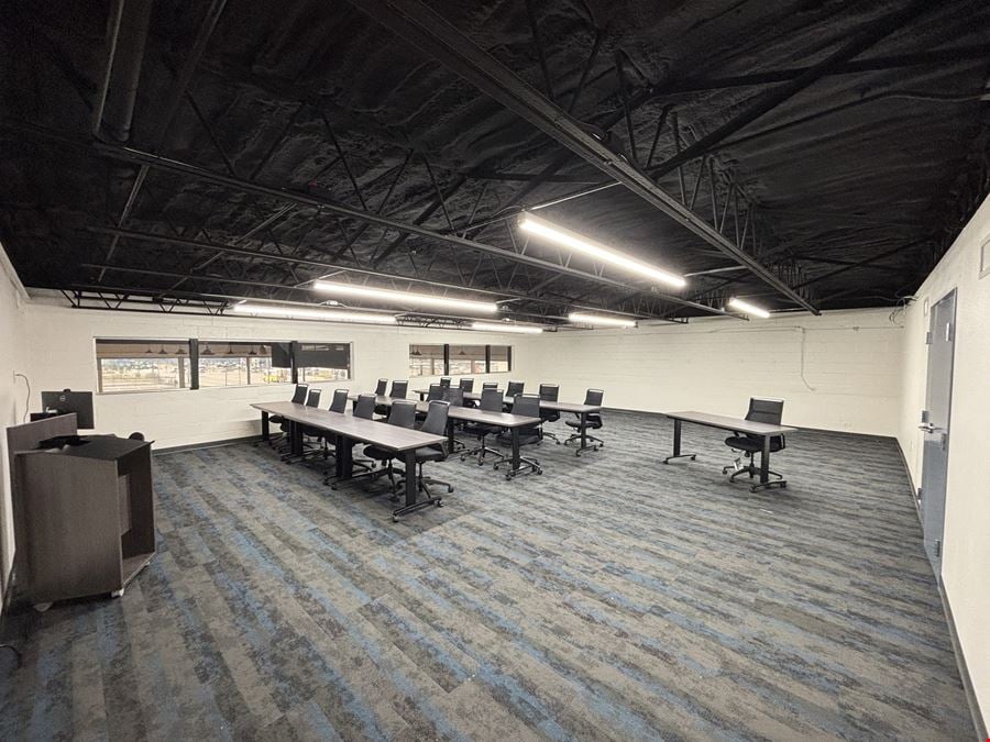 FOR SUBLEASE: 43,434 SF SHOWROOM & SERVICE BUILDING