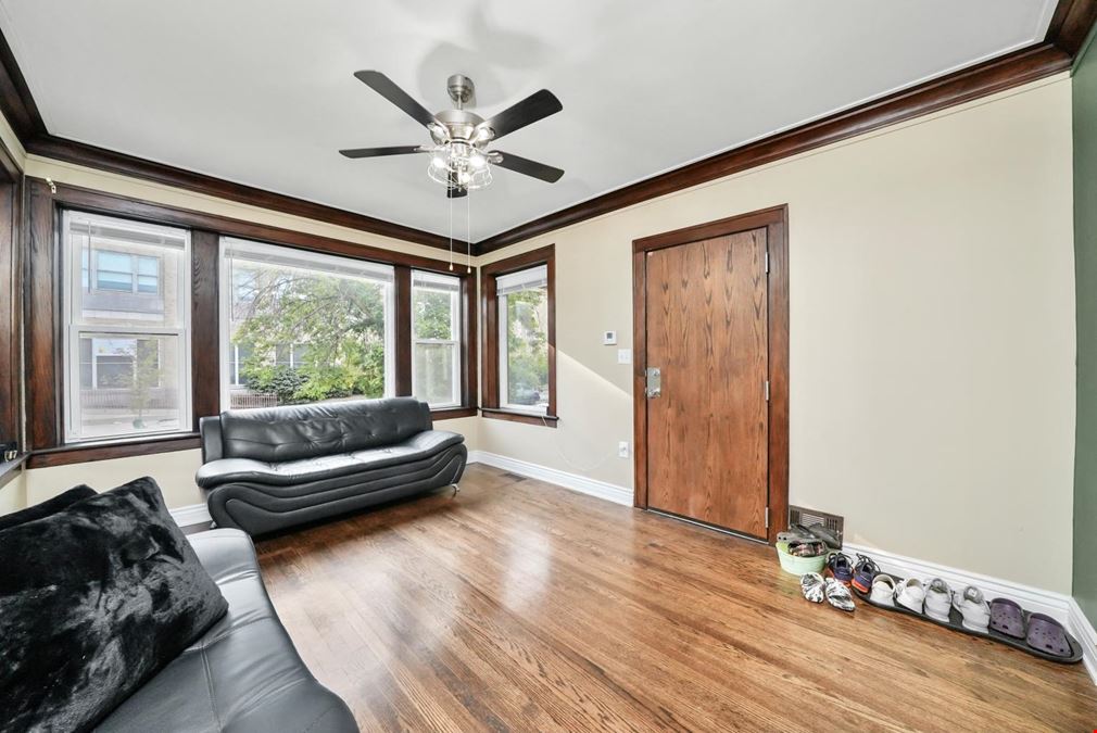 6933 S Washtenaw