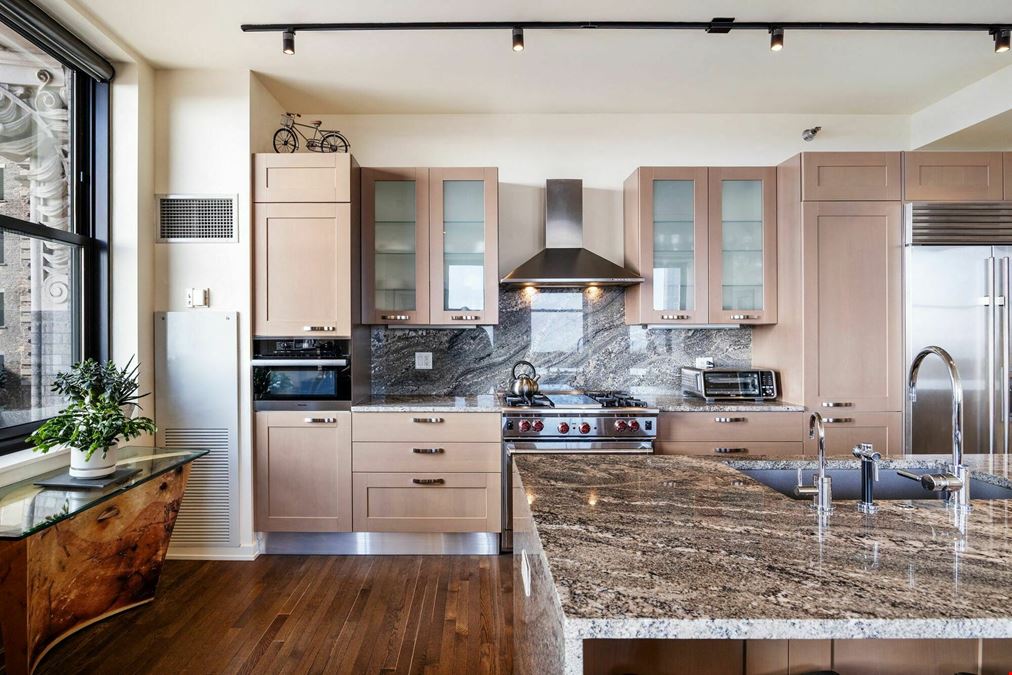 6 N. Michigan Ave #1103