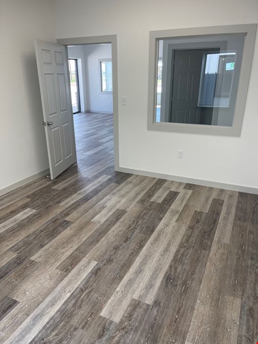 Available 10,250 Sf Office Warehouse with Stackyard