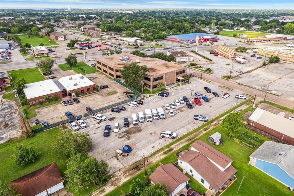 2501 Palmer Hwy