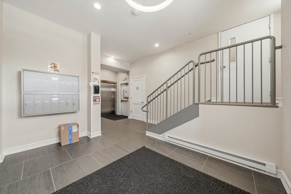 122 Greenwich Ave