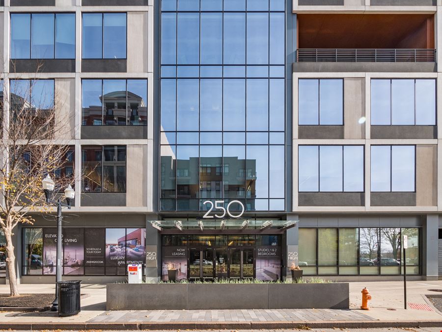 250 S High St