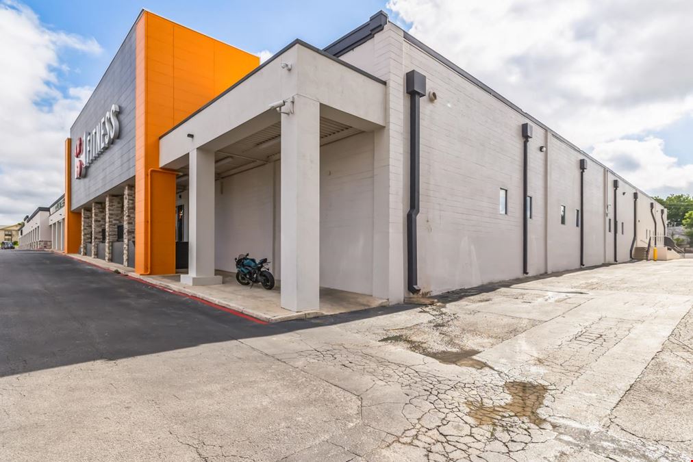 7122 San Pedro Ave