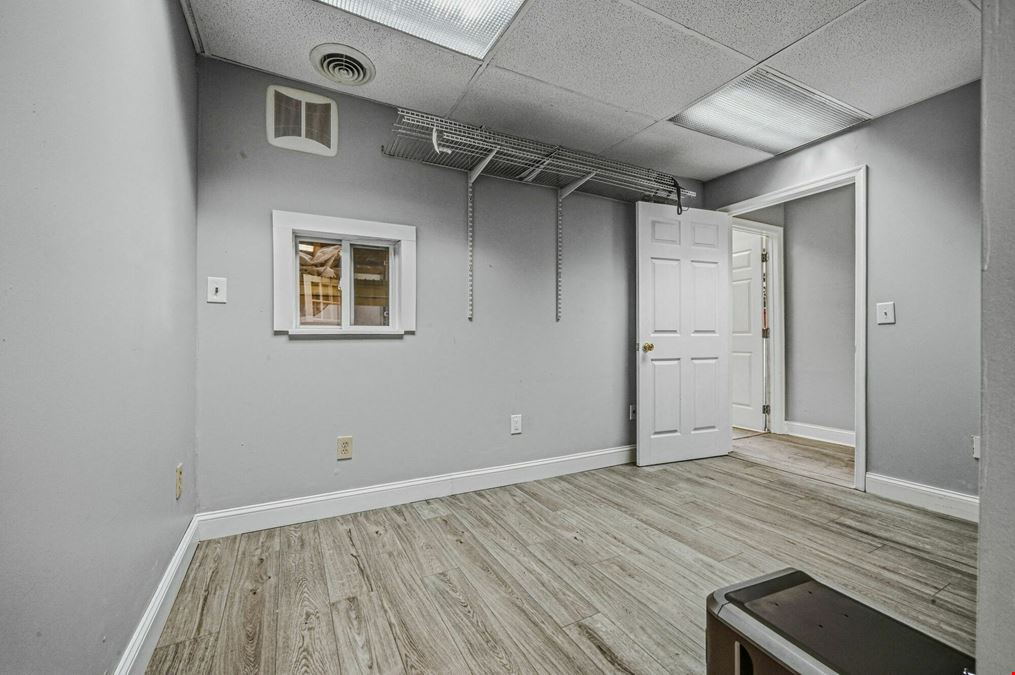 23 Parkway Circle, New Castle, DE