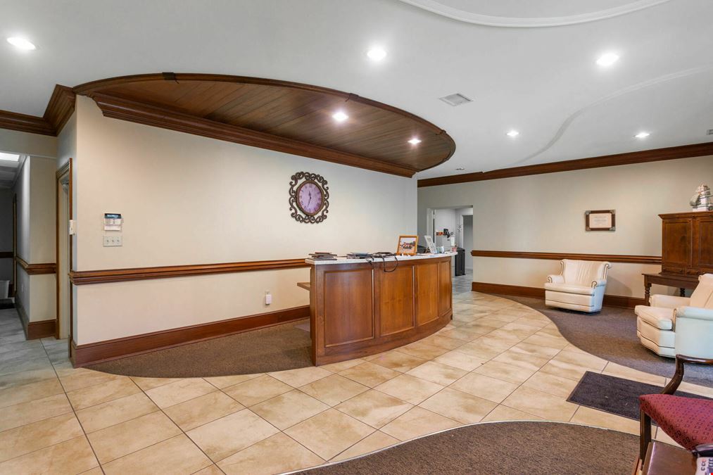 RARE AND UNIQUE OPPORTUNITY | 20,000SF WAREHOUSE/OFFICE SPACE