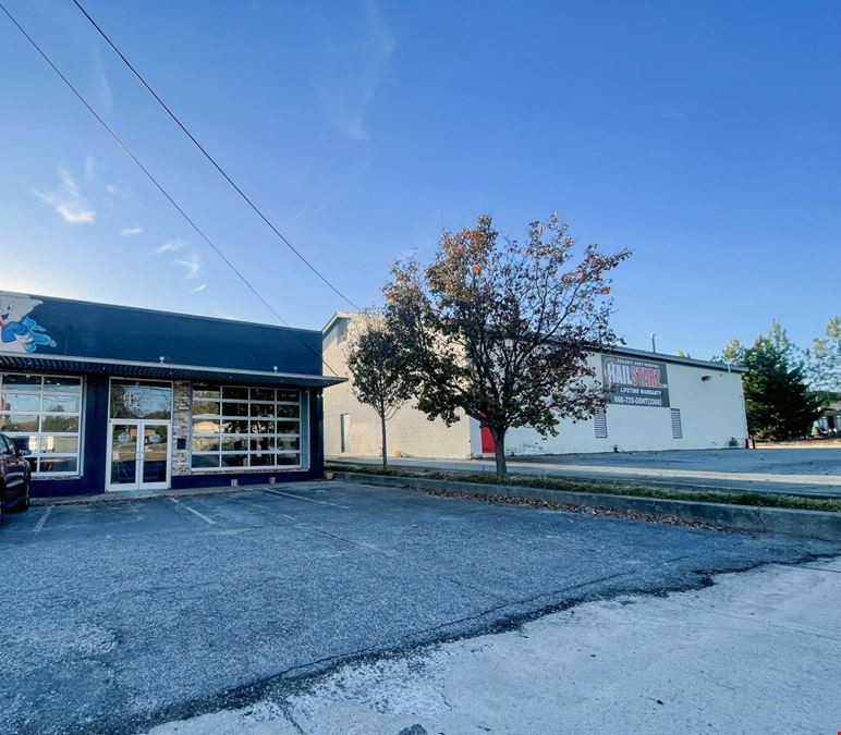 1111 Grecade St