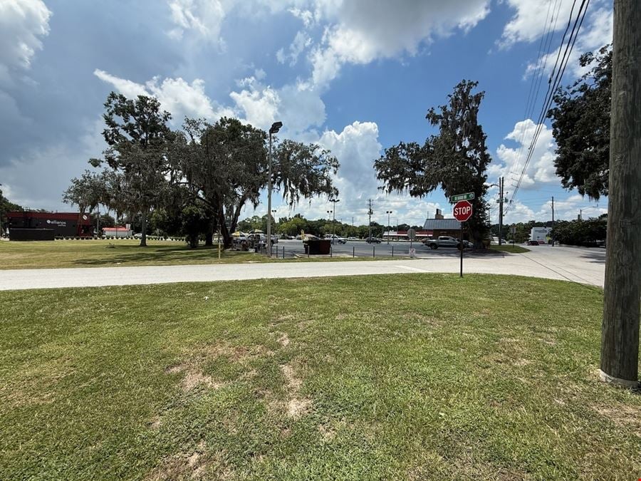 Prime B4-Zoned Outparcel at Belleview's Busiest Corner