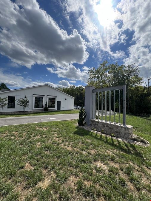 7693 Oak Ridge Highway