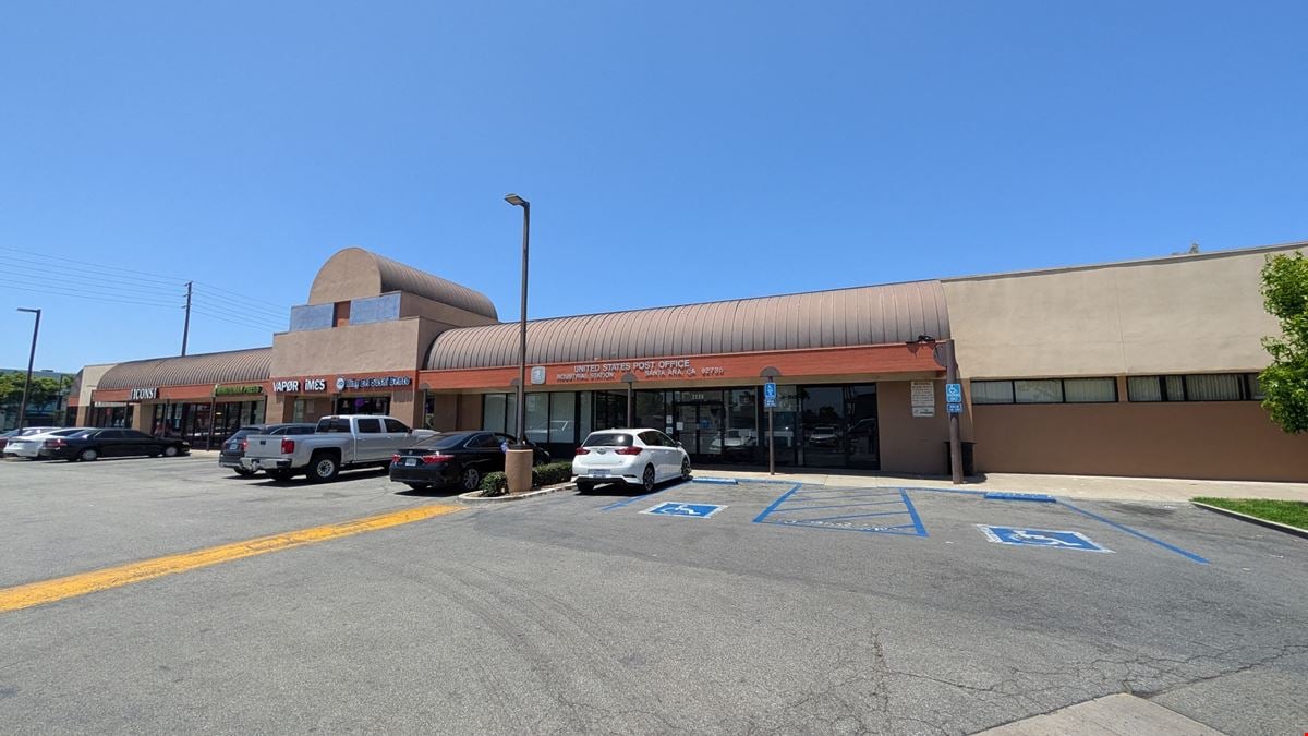 Warner Grand Plaza