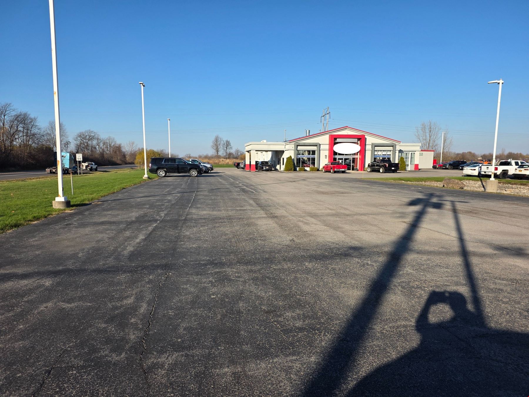 5967 Robinson Rd. - 80-vehicle paved & lighted parking lot with 1,000+/- SF of office/showroom space