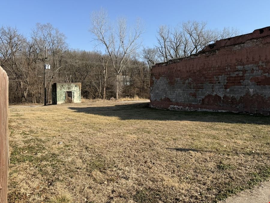 Building and Land For Sale
